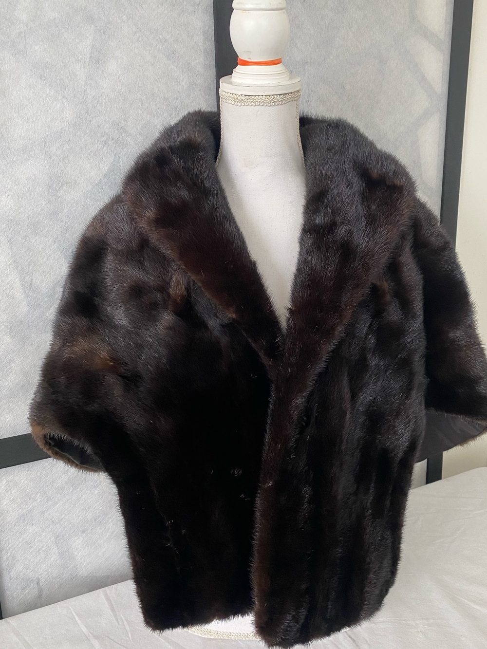 Vintage Old Hollywood Glam Dark Brown Fur Capelet Shawl Wm. A. Pryor